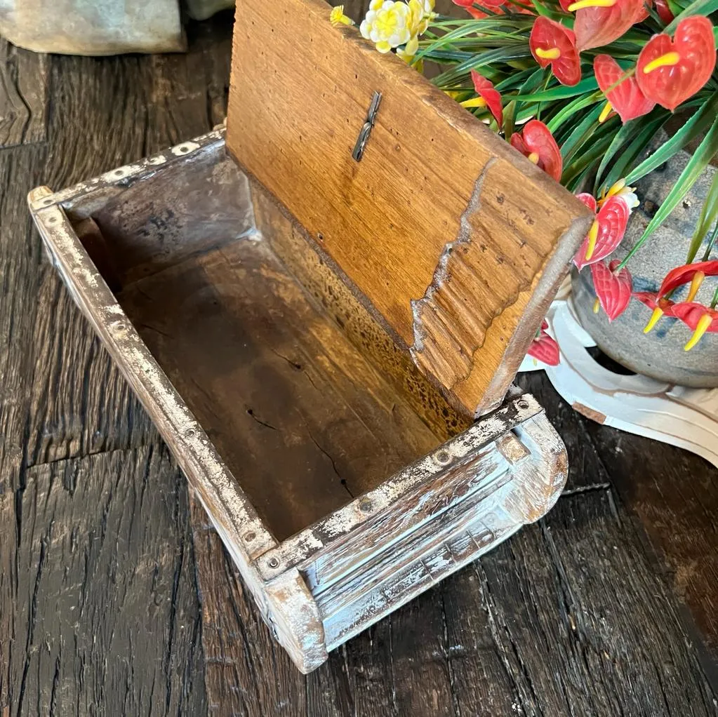 Fazeen : Carved box
