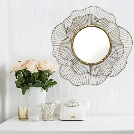 METALMASTERY Metal Sunflower Wall Mirror for Living Room, Dining Hall, Bedroom Reflect Decorative Mirror Add a Touch of Glamour to Your Space (Gold, Framed, Sunburst)