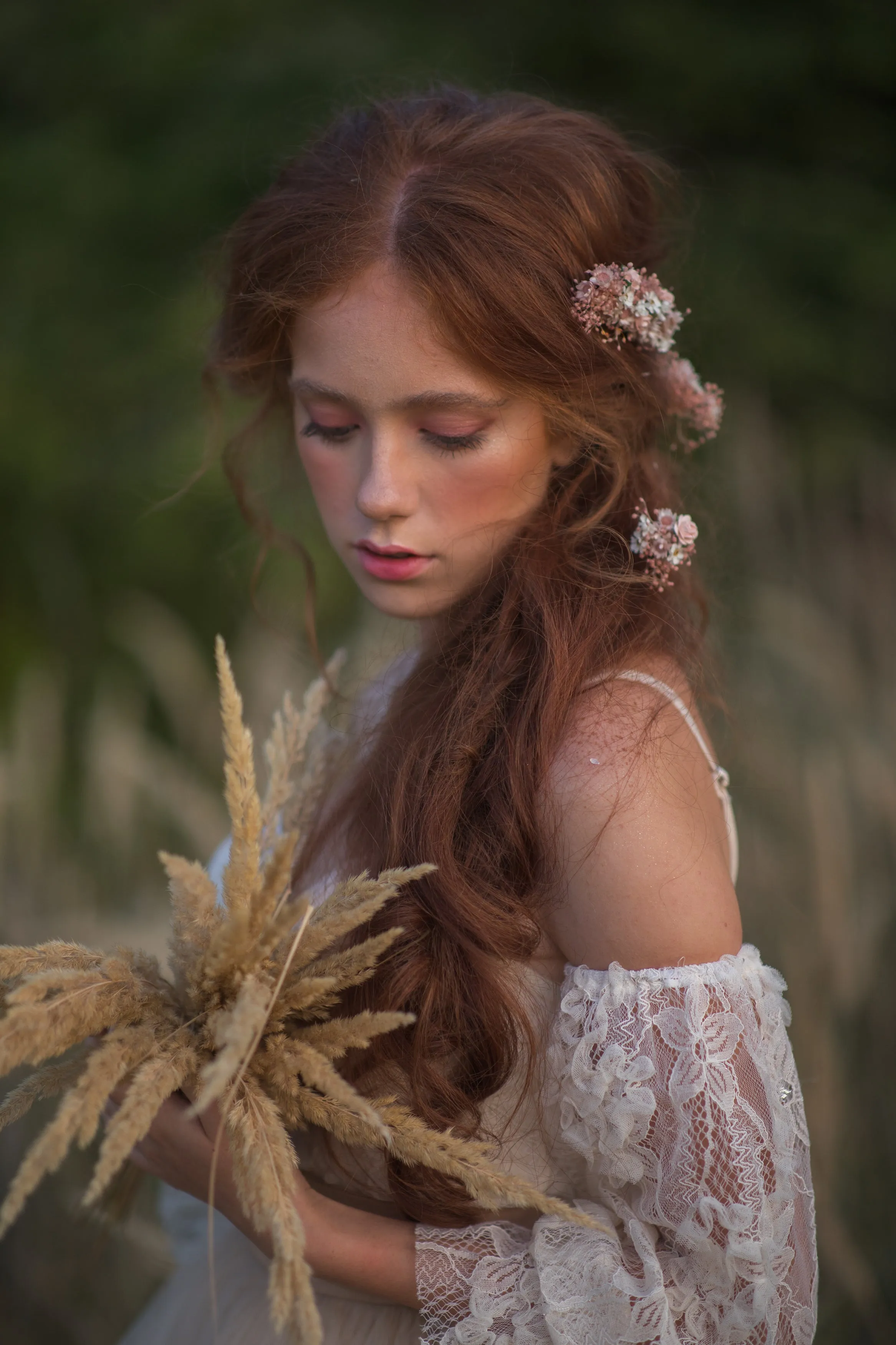 Romantic dried flower comb and pins