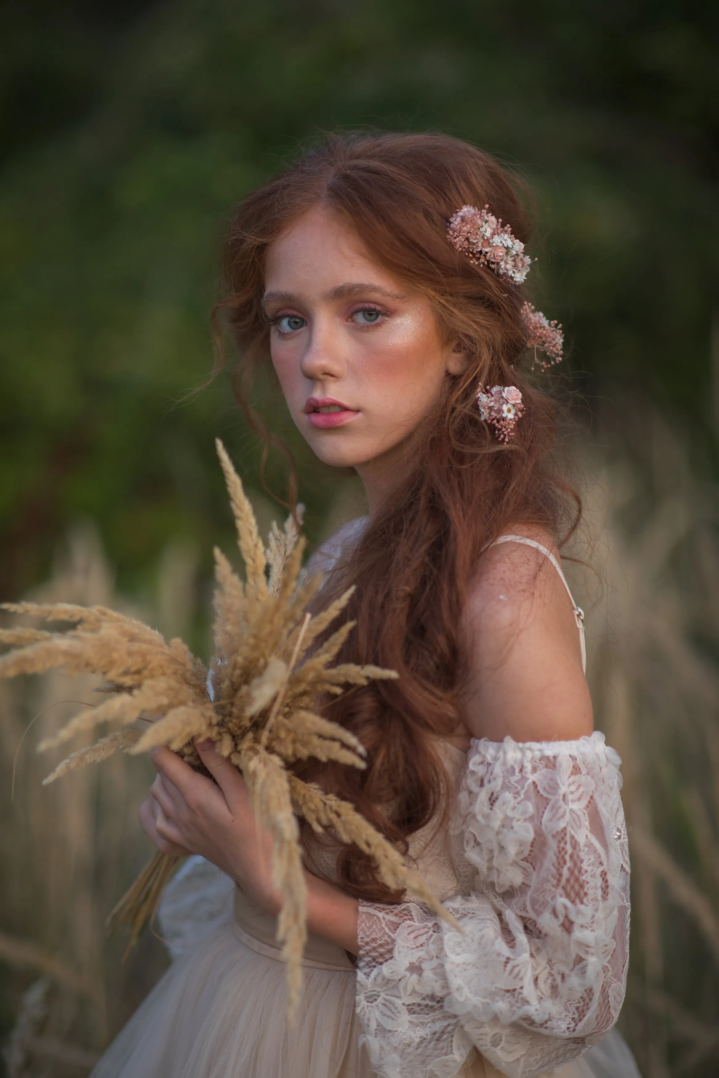 Romantic dried flower comb and pins