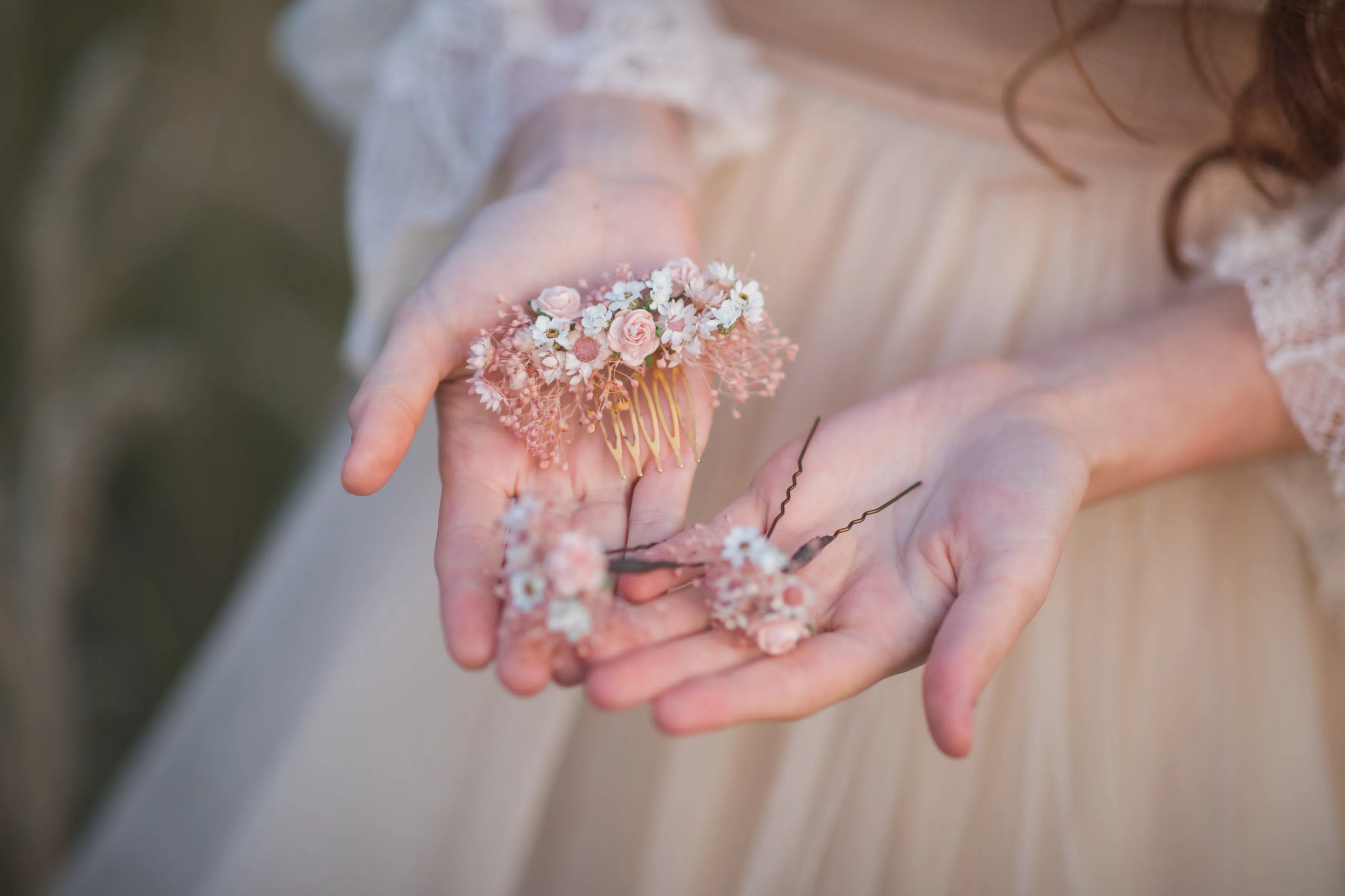 Romantic dried flower comb and pins