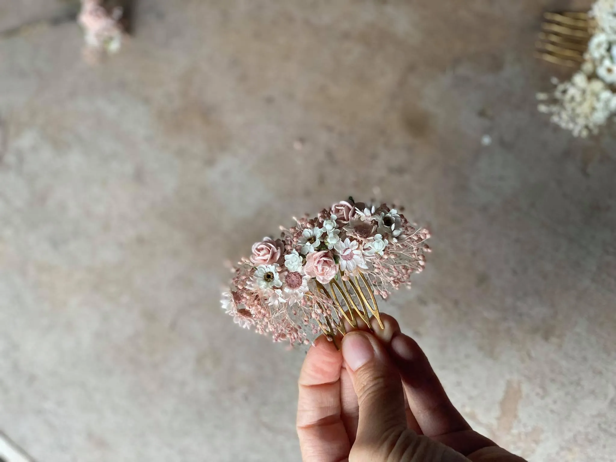 Romantic dried flower comb and pins