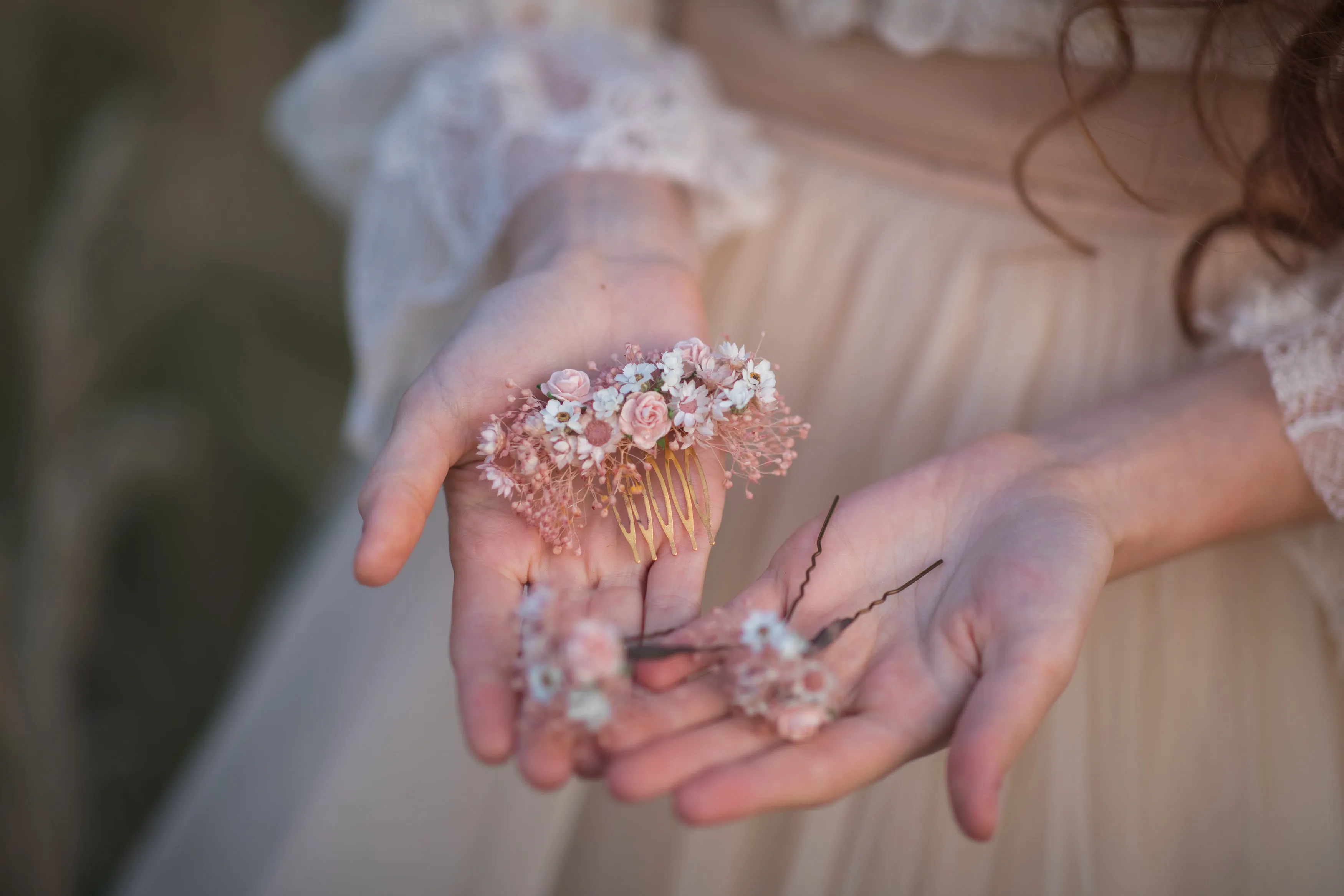Romantic dried flower comb and pins
