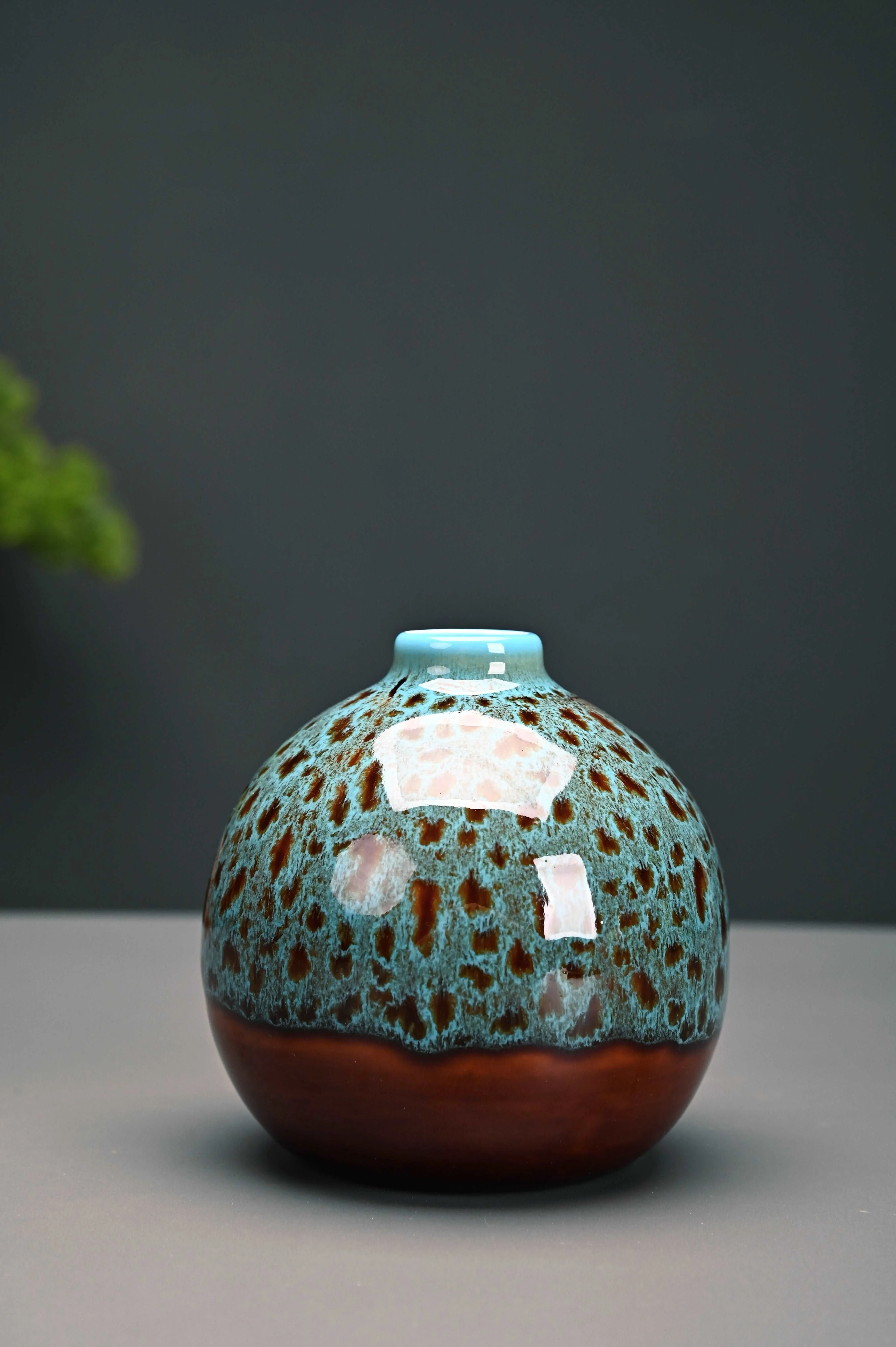 Warmth and Comfort in Every Detail: Handcrafted Ceramic Vase ( Set of 3 )