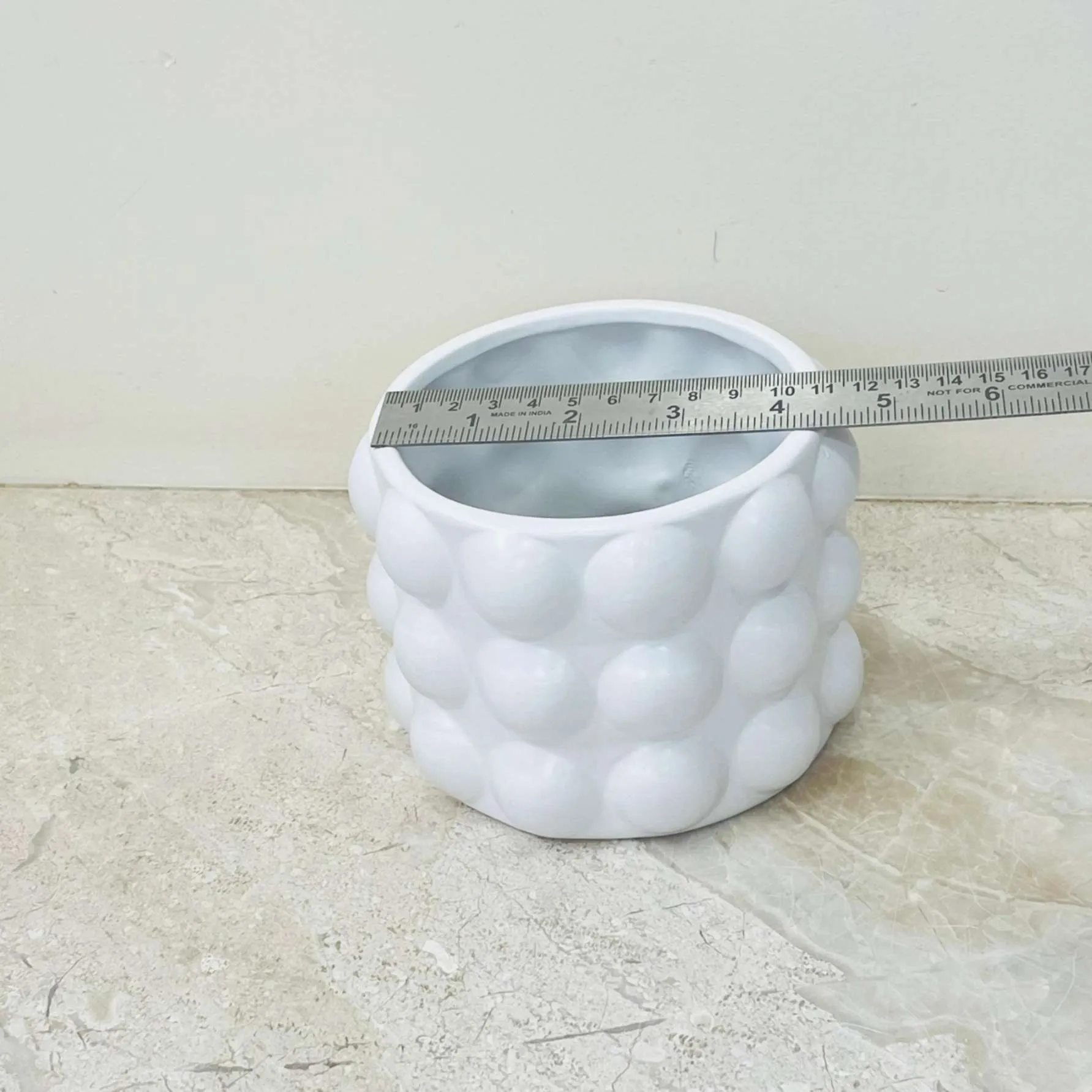 White Bulbous Ceramic Planter – Modern Organic Shape for Indoor Plants